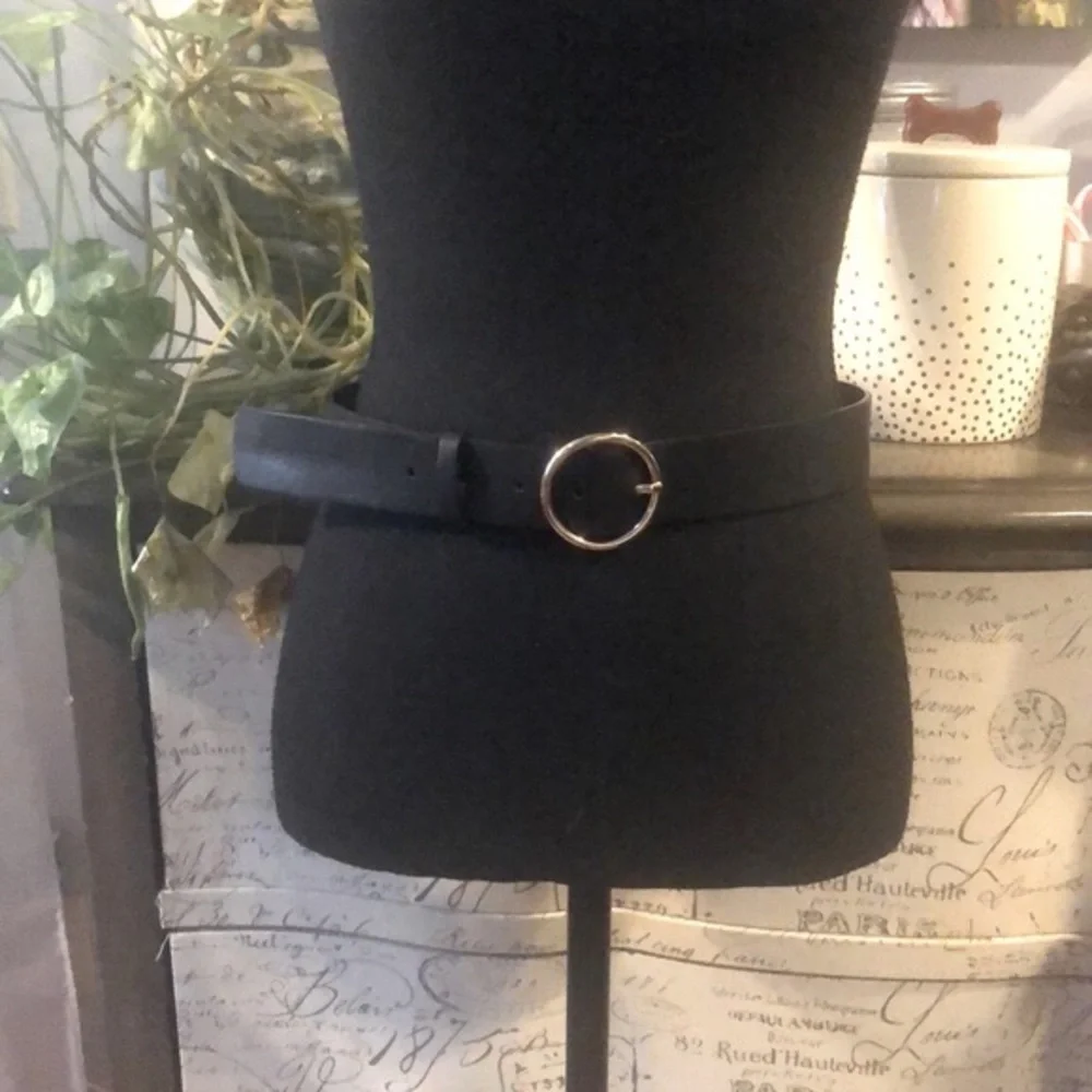 H & M FAUX LEATHER BELT DARK BROWN WITH GOLD TONE BUCKLE SIZE MEDIUM